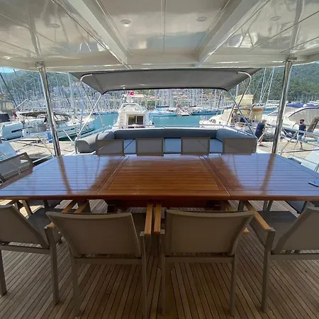 Yacht * 费特希耶